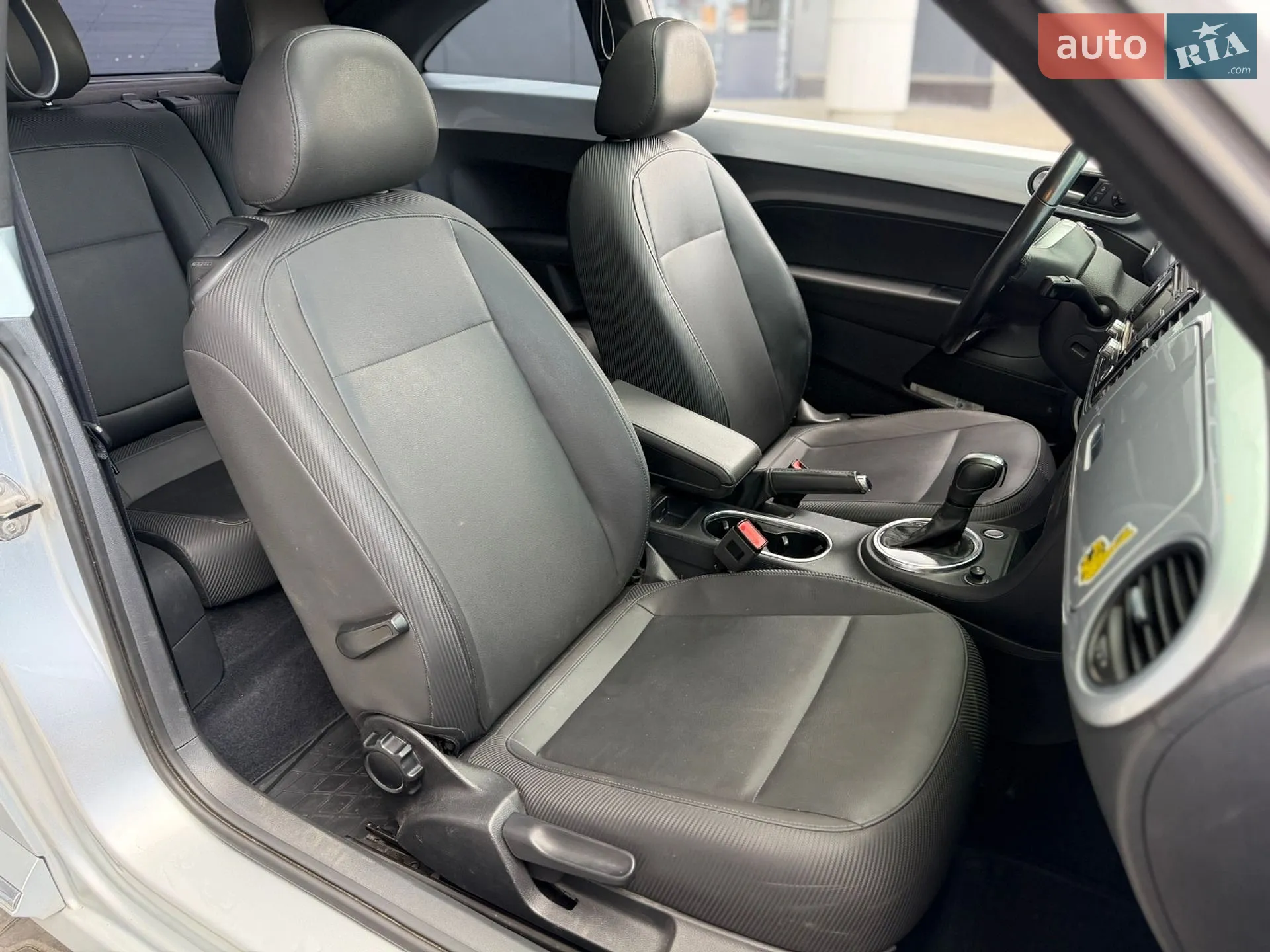 2013 Volkswagen Beetle - мініатюра 24