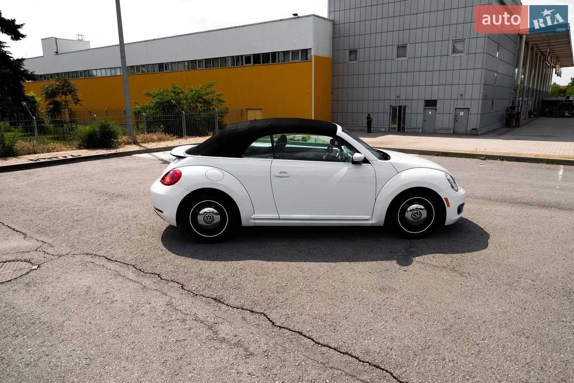 2013 Volkswagen Beetle - мініатюра 28
