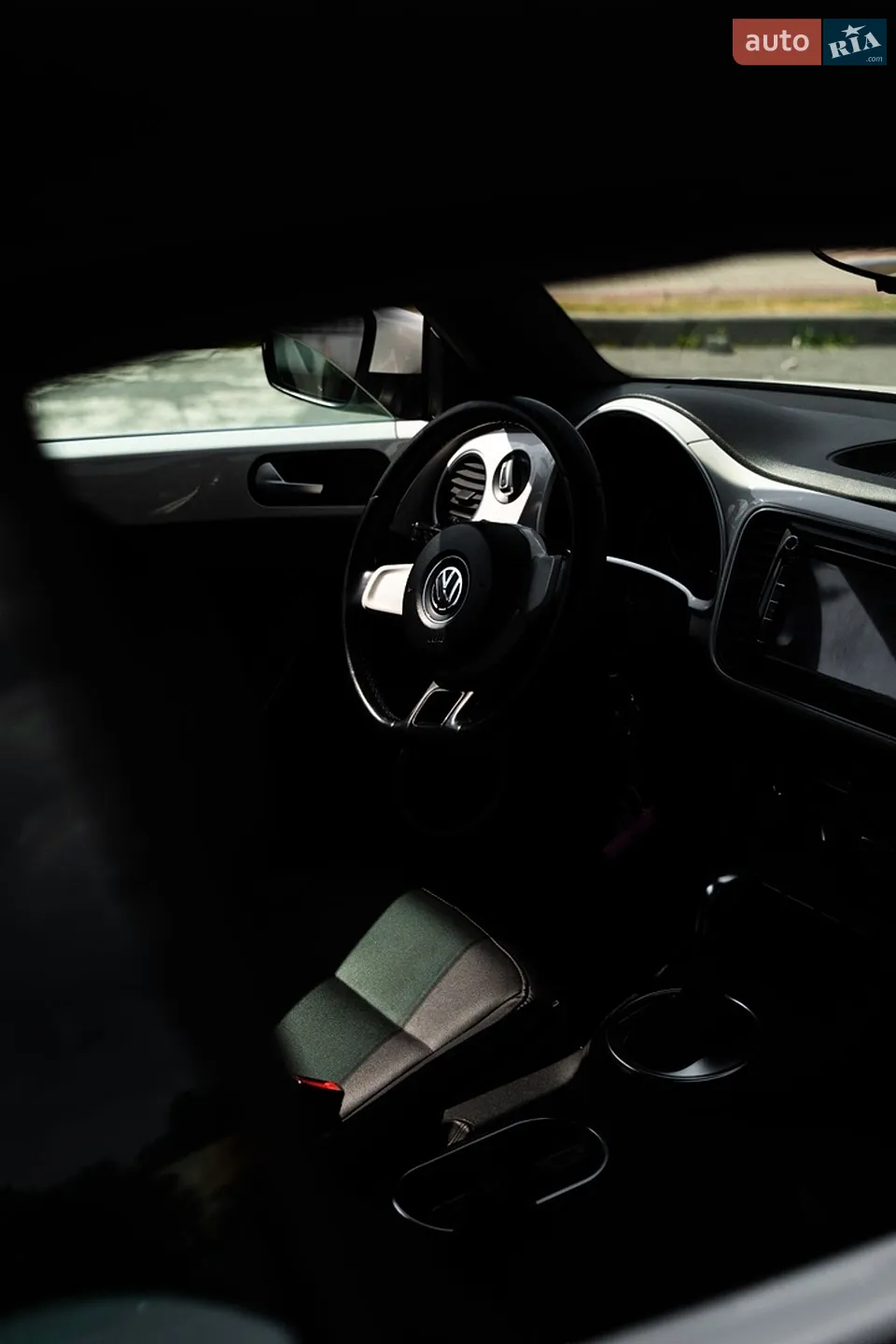 2013 Volkswagen Beetle - мініатюра 39