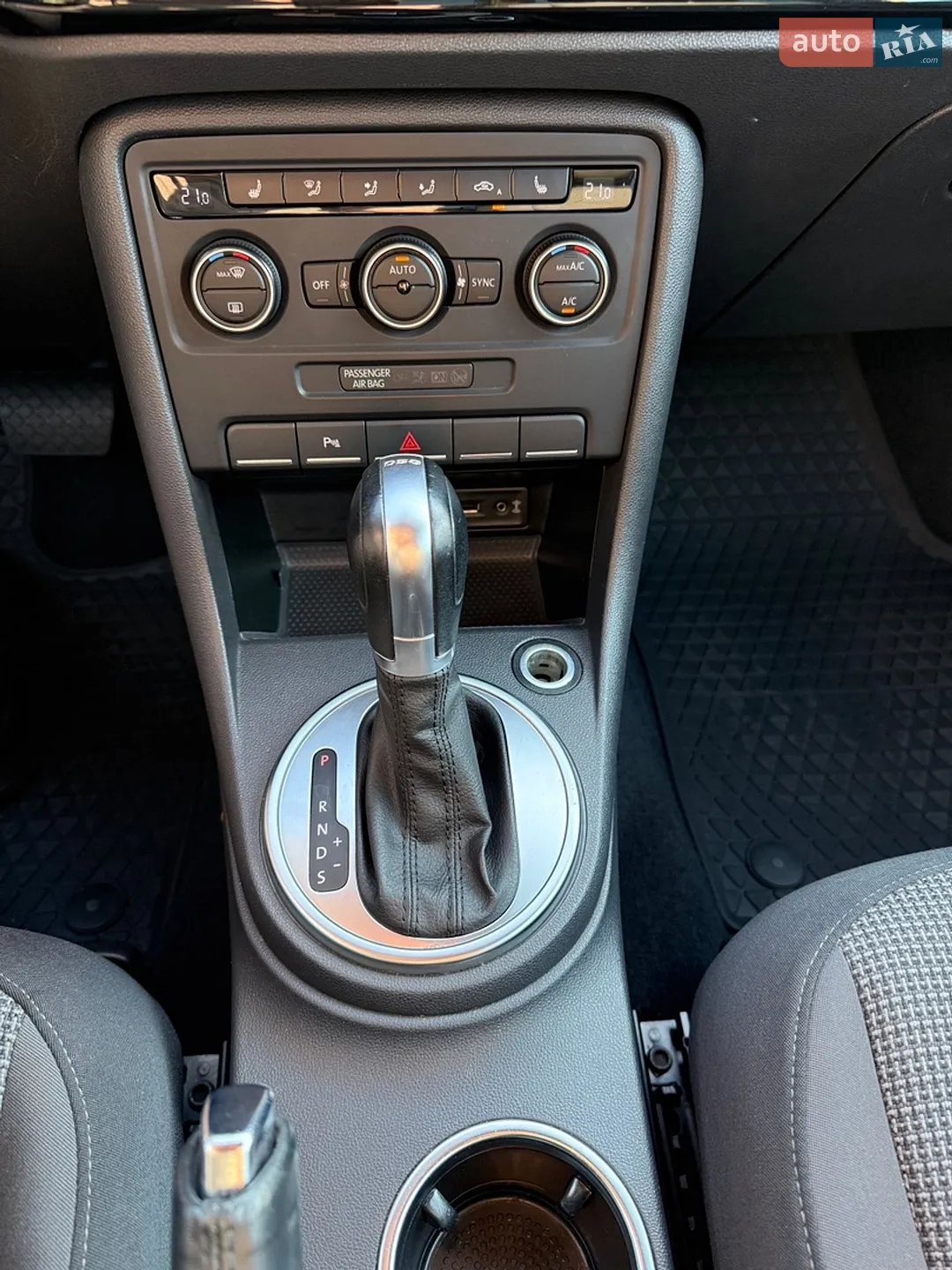 2015 Volkswagen Beetle - мініатюра 9