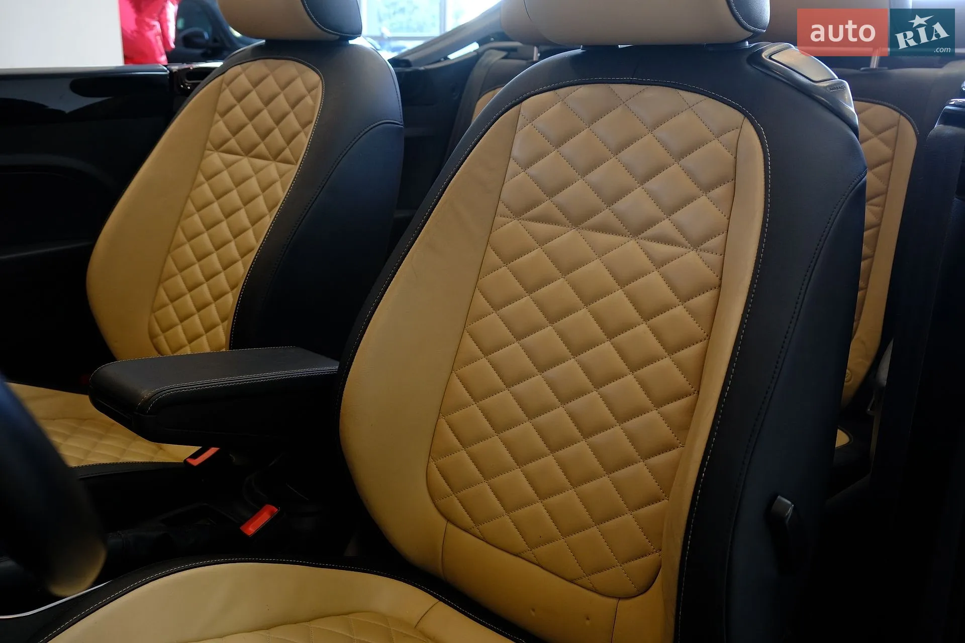 2019 Volkswagen Beetle - мініатюра 26