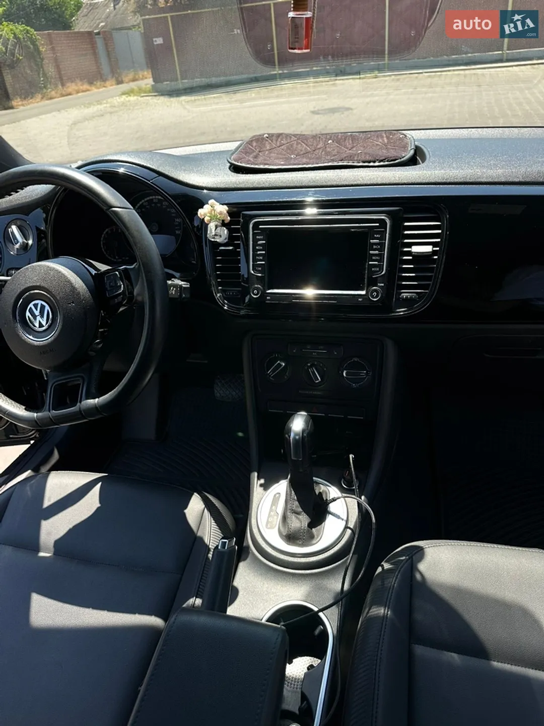 2015 Volkswagen Beetle - мініатюра 24
