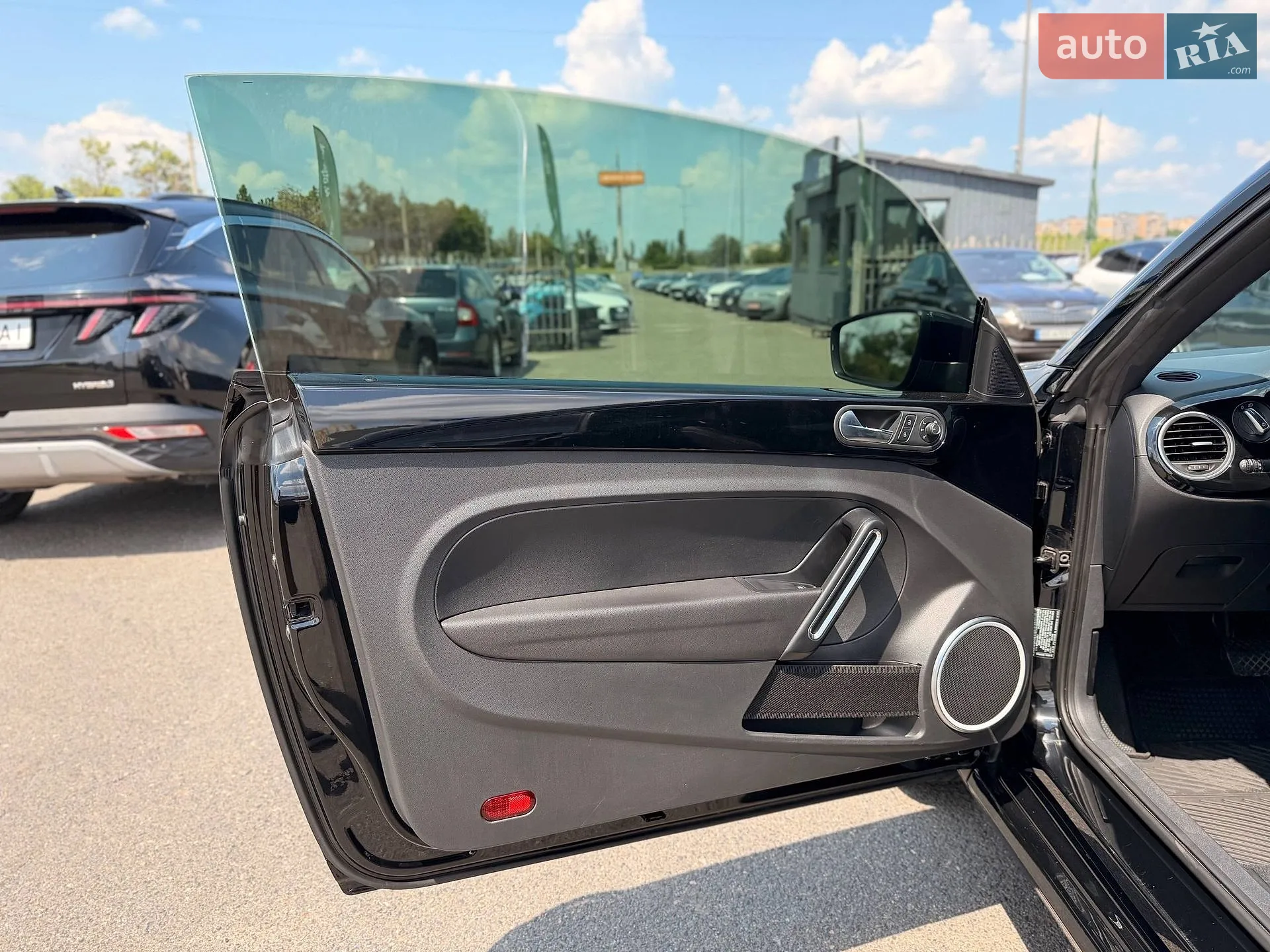 2014 Volkswagen Beetle - мініатюра 41