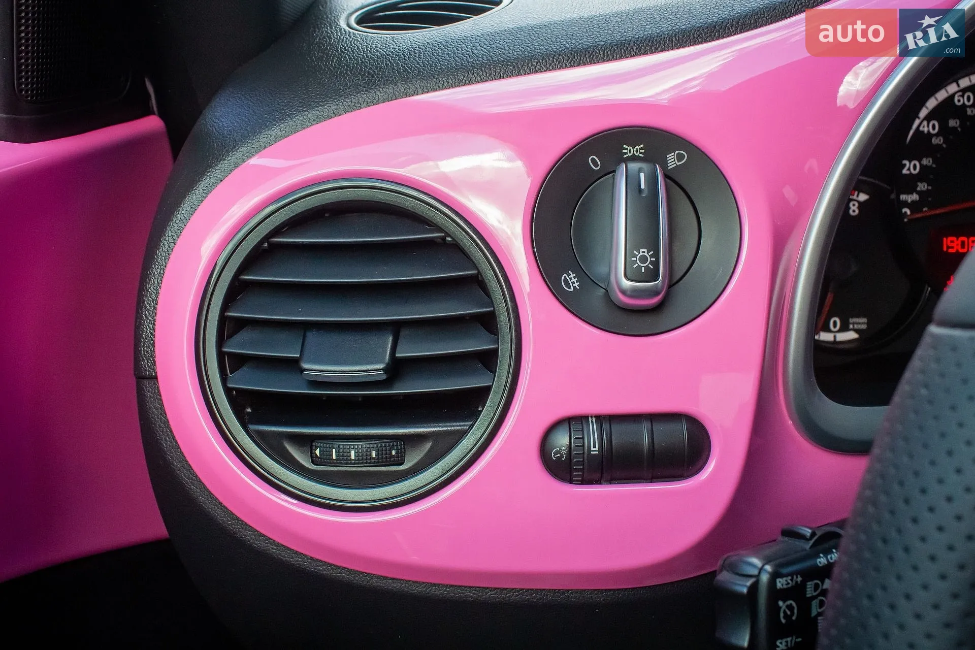 2015 Volkswagen Beetle - мініатюра 25