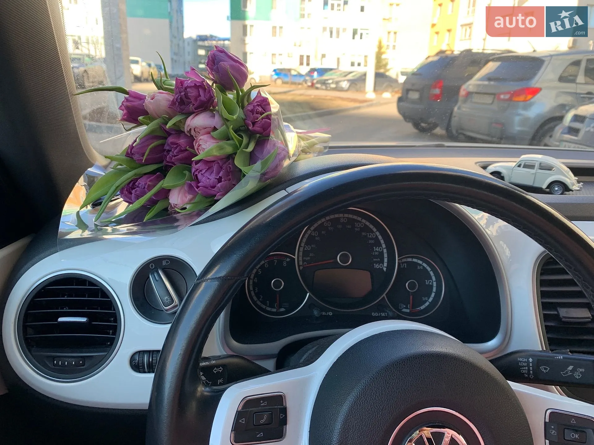 2014 Volkswagen Beetle - мініатюра 2