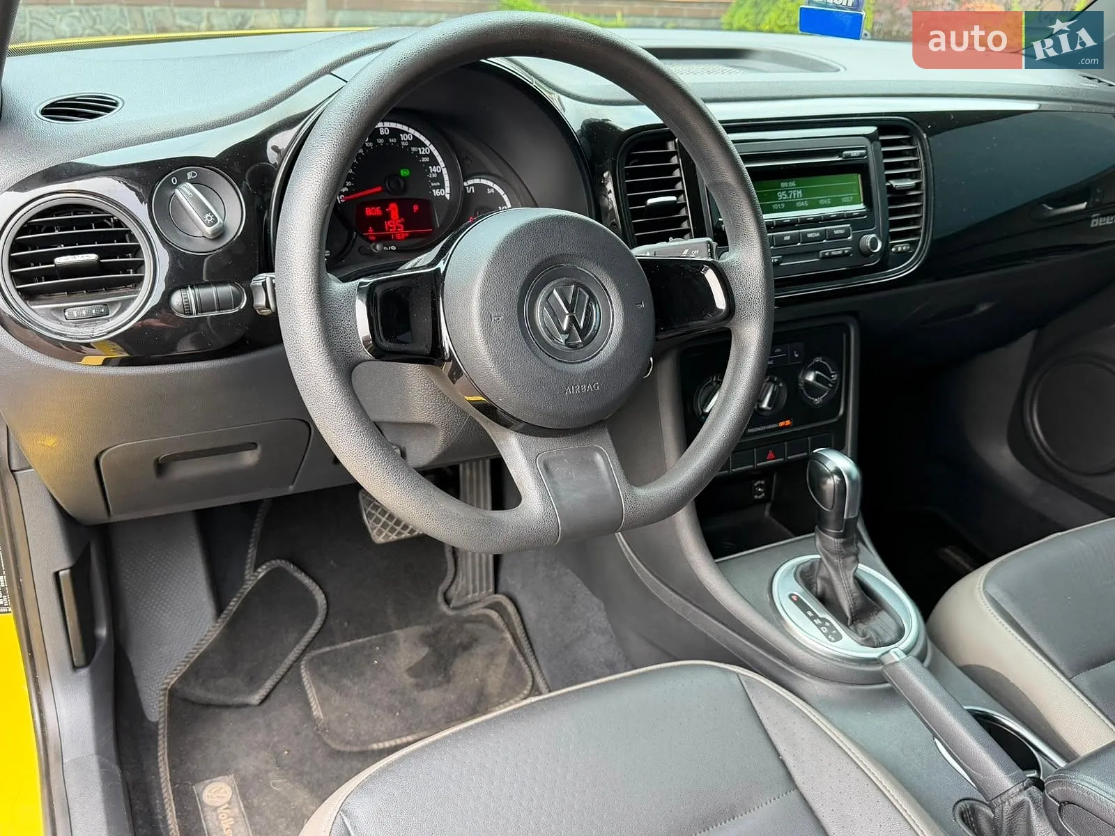 2015 Volkswagen Beetle - мініатюра 41