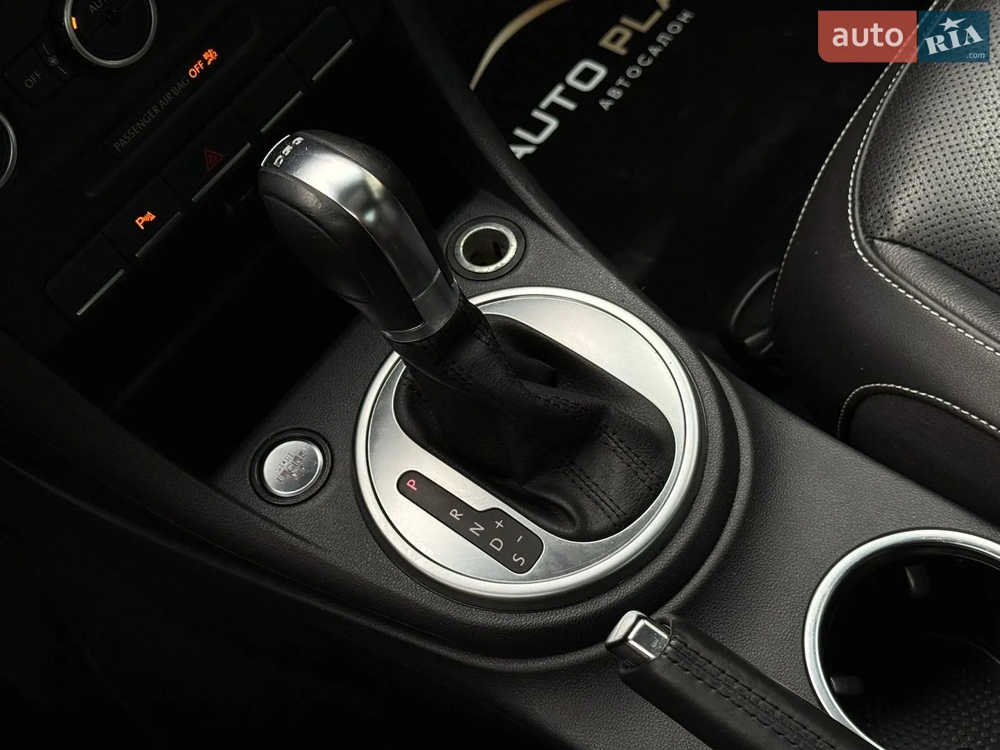 2014 Volkswagen Beetle - мініатюра 37