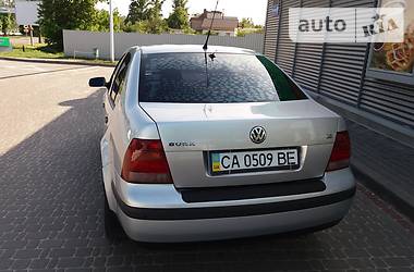 Седан Volkswagen Bora 2003 в Києві