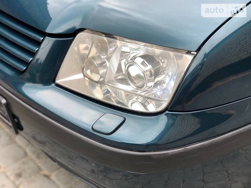 Седан Volkswagen Bora 2006 в Киеве
