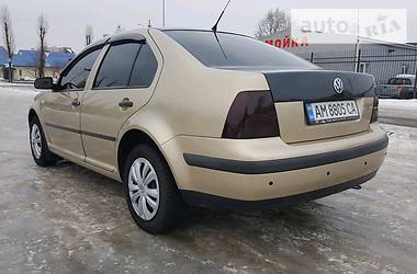 Седан Volkswagen Bora 2003 в Киеве