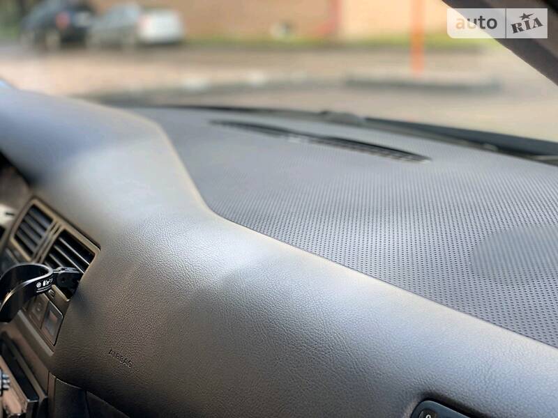 Седан Volkswagen Bora 2002 в Мукачевому