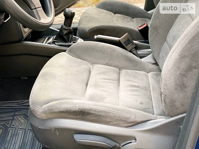 Седан Volkswagen Bora 2002 в Мукачевому