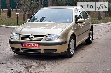 Седан Volkswagen Bora 2001 в Киеве