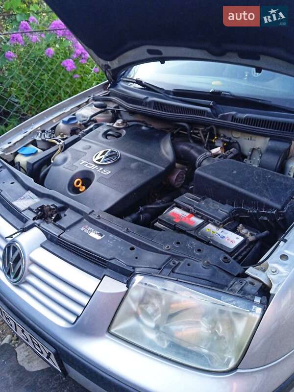 Седан Volkswagen Bora 2000 в Тячеві