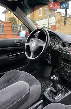 Седан Volkswagen Bora 1999 в 