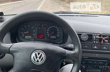 Седан Volkswagen Bora 1999 в Збараже