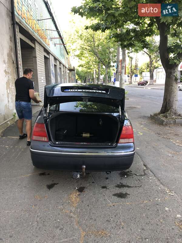 Седан Volkswagen Bora 2002 в Одесі