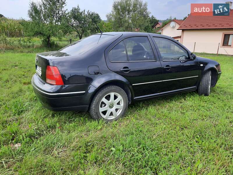 Седан Volkswagen Bora 2003 в Чернівцях