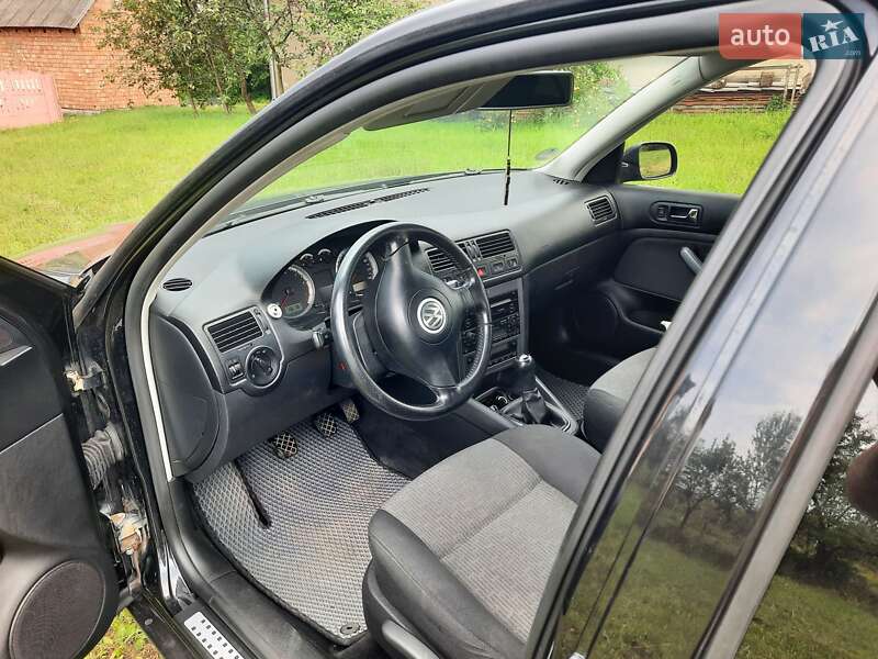 Седан Volkswagen Bora 2003 в Чернівцях