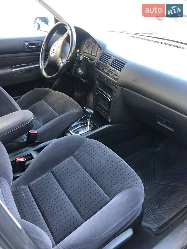 Седан Volkswagen Bora 1999 в Ровно