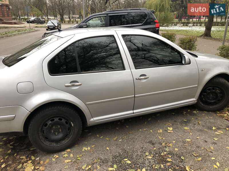 Седан Volkswagen Bora 2001 в Запорожье