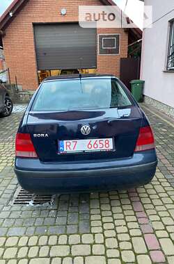 Седан Volkswagen Bora 2000 в Мостиске