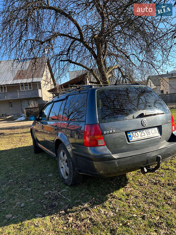 Універсал Volkswagen Bora 2001 в Ужгороді