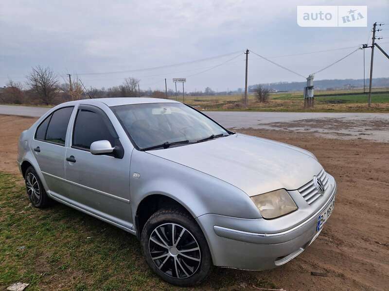 Седан Volkswagen Bora 2002 в Новояворовске