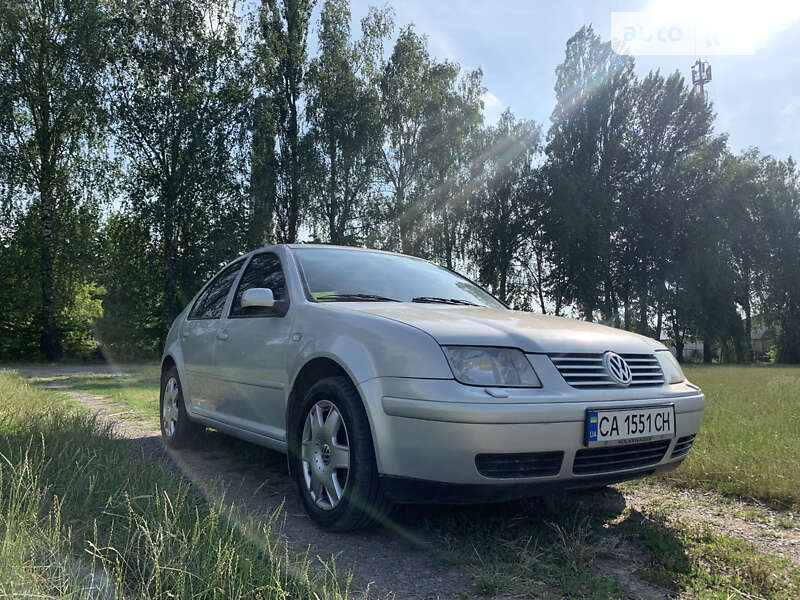 Седан Volkswagen Bora 1999 в Монастырище