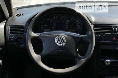 Седан Volkswagen Bora 1999 в Ровно