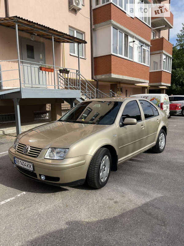 Седан Volkswagen Bora 2002 в Виннице