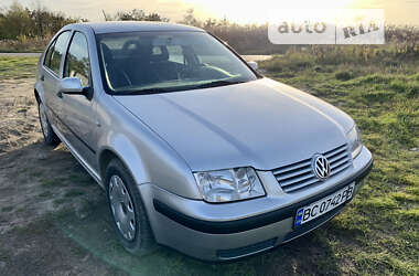 Седан Volkswagen Bora 2001 в Новояворівську