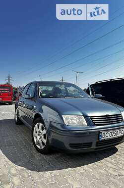 Седан Volkswagen Bora 2004 в Львове