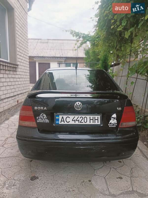 Седан Volkswagen Bora 2005 в Нововолинську