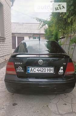 Седан Volkswagen Bora 2005 в Нововолинську