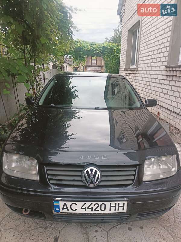 Седан Volkswagen Bora 2005 в Нововолинську