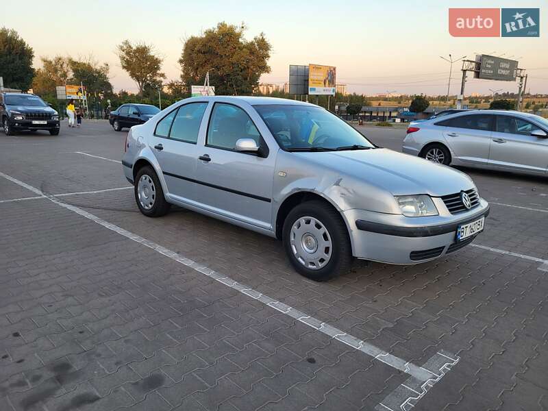 Седан Volkswagen Bora 1998 в Києві