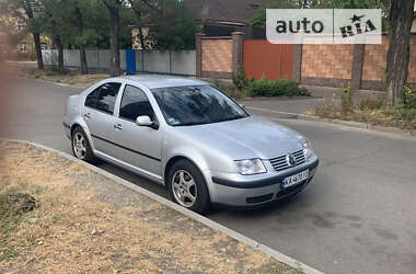 Седан Volkswagen Bora 2003 в Киеве