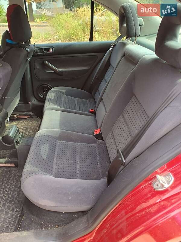 Седан Volkswagen Bora 1999 в Чернигове