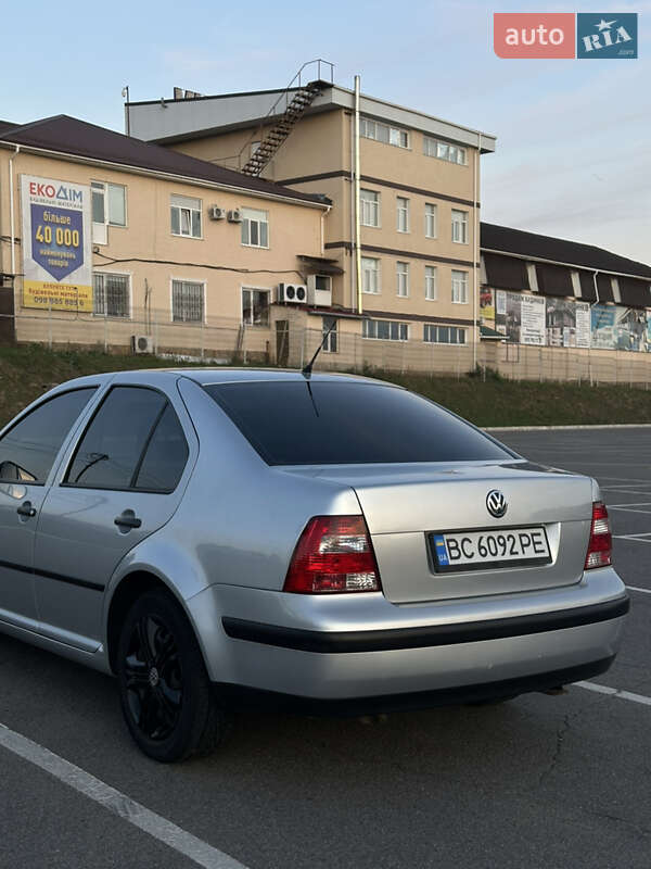Седан Volkswagen Bora 2000 в Самборе