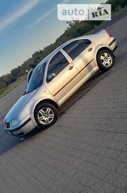 Седан Volkswagen Bora 2001 в Тлумачі