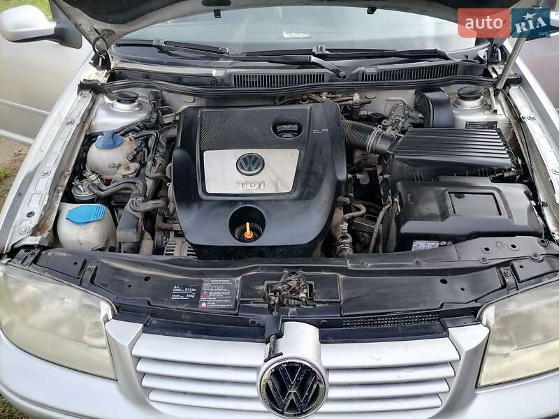 Седан Volkswagen Bora 2003 в Бучаче