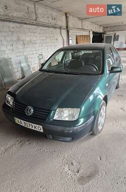 Седан Volkswagen Bora 2001 в Киеве