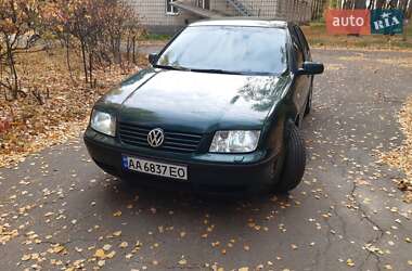 Седан Volkswagen Bora 2000 в Киеве