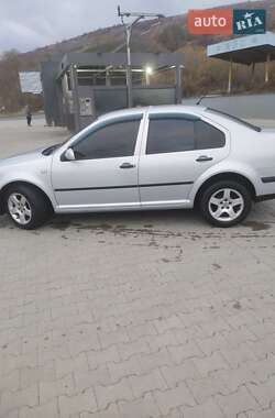 Седан Volkswagen Bora 1999 в Воловцю