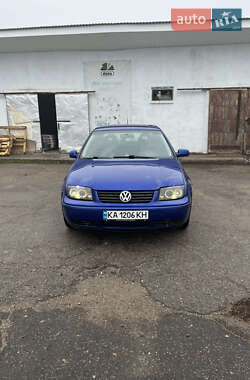 Седан Volkswagen Bora 1999 в Києві