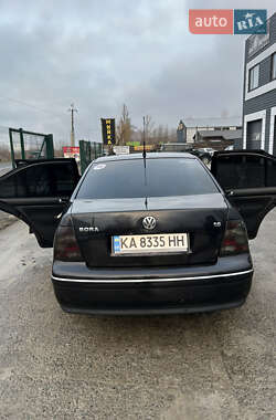 Седан Volkswagen Bora 2002 в Киеве