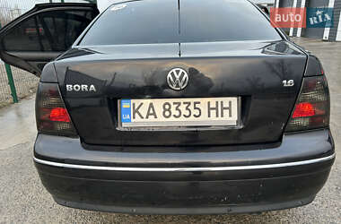 Седан Volkswagen Bora 2002 в Киеве