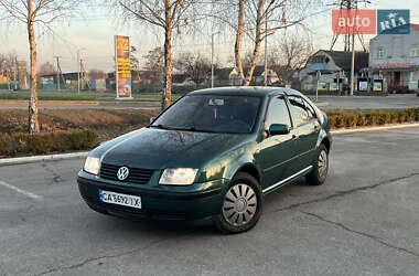 Седан Volkswagen Bora 2001 в Смілі