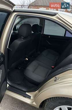 Седан Volkswagen Bora 2003 в 